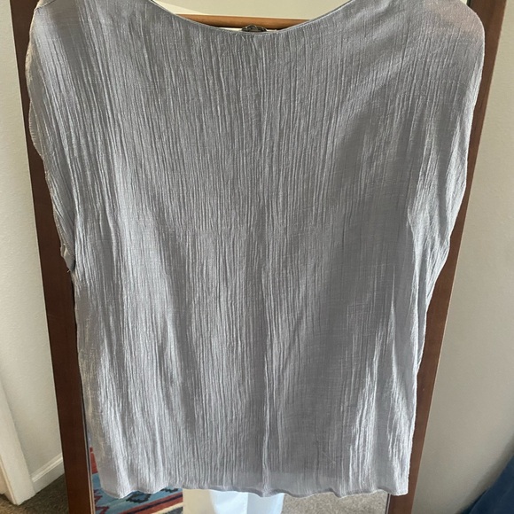 Umgee Women's Elegant Gray Blouse - Picture 2 of 5